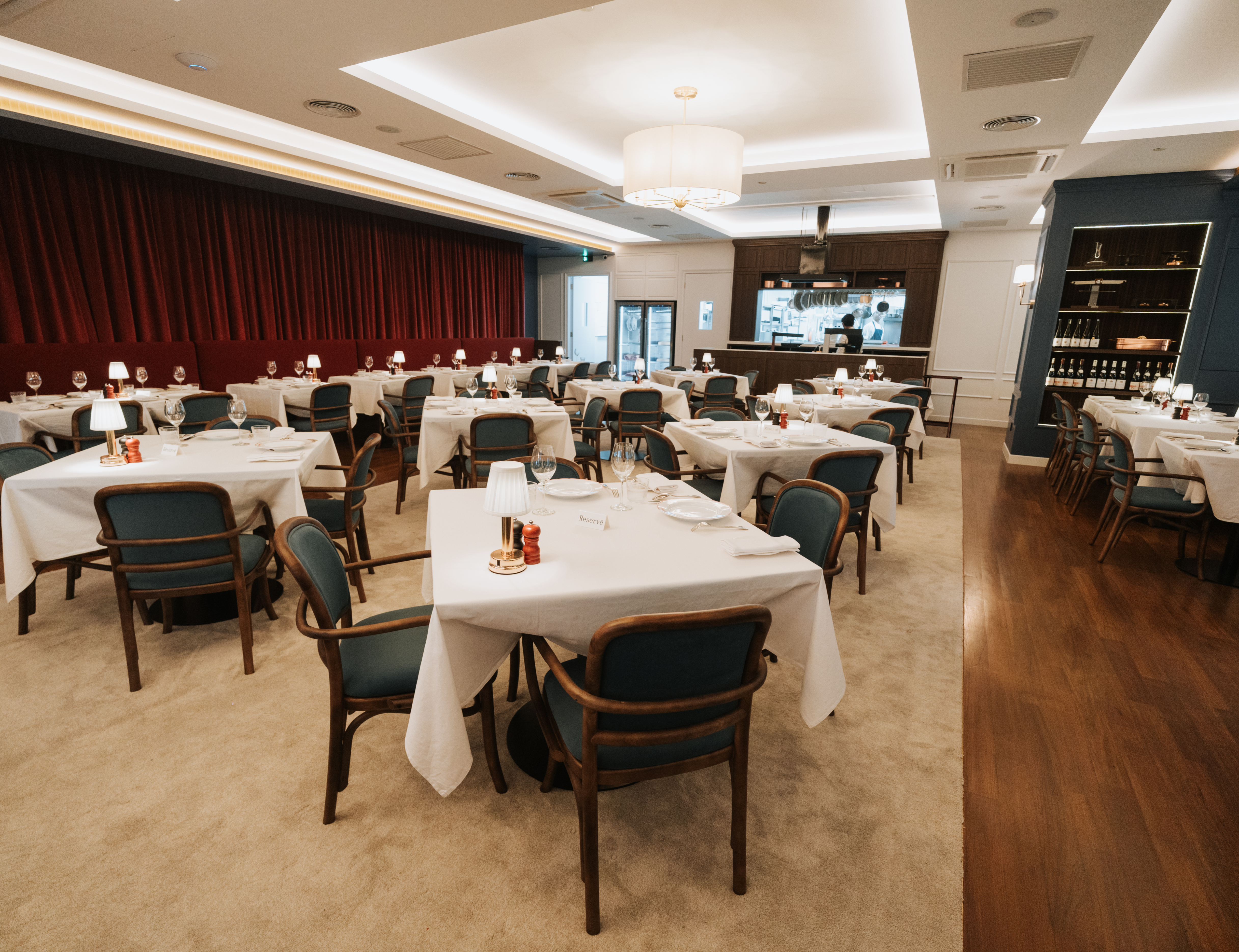 Grande Salle (Dining Area)
