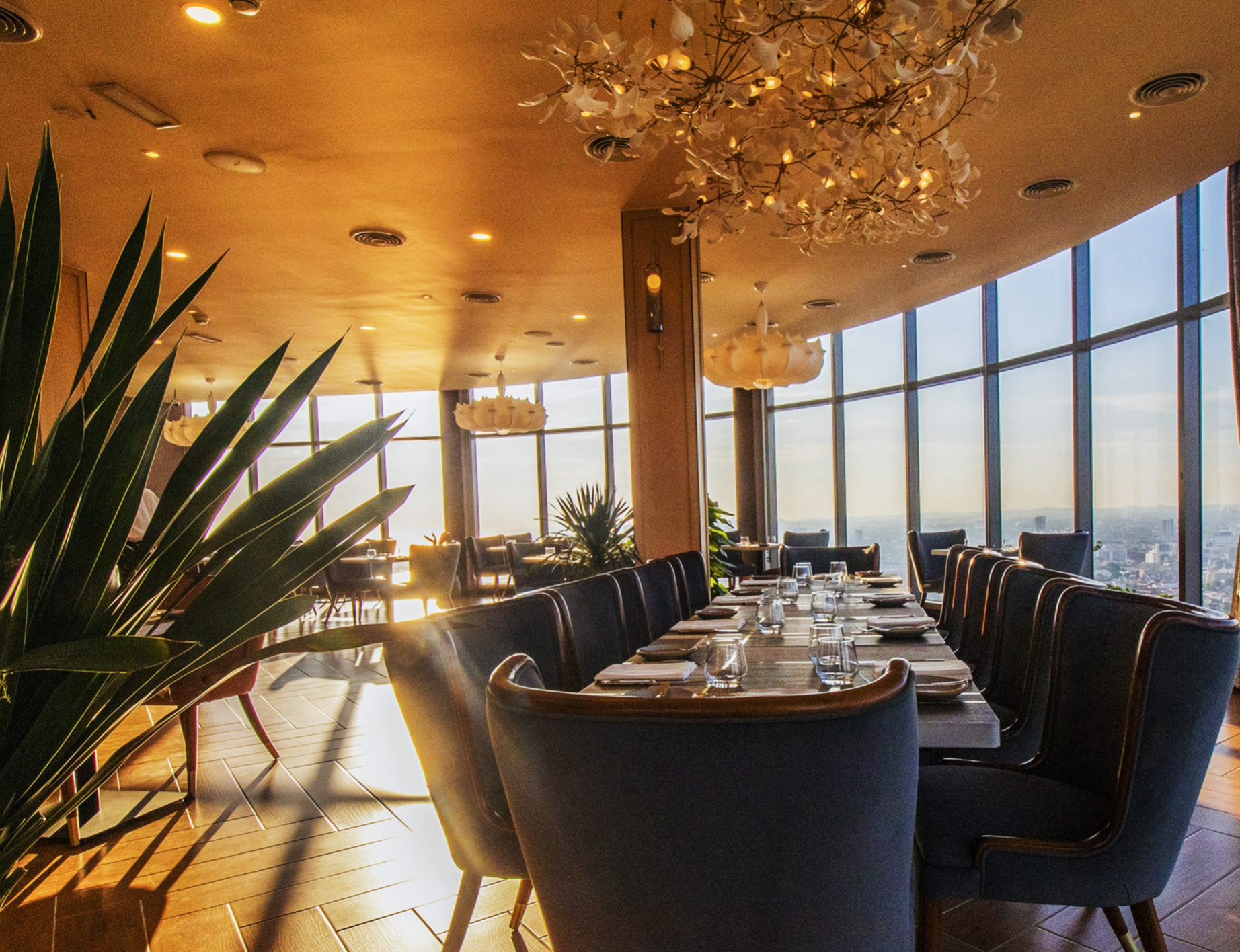 INDOOR •  DINNER