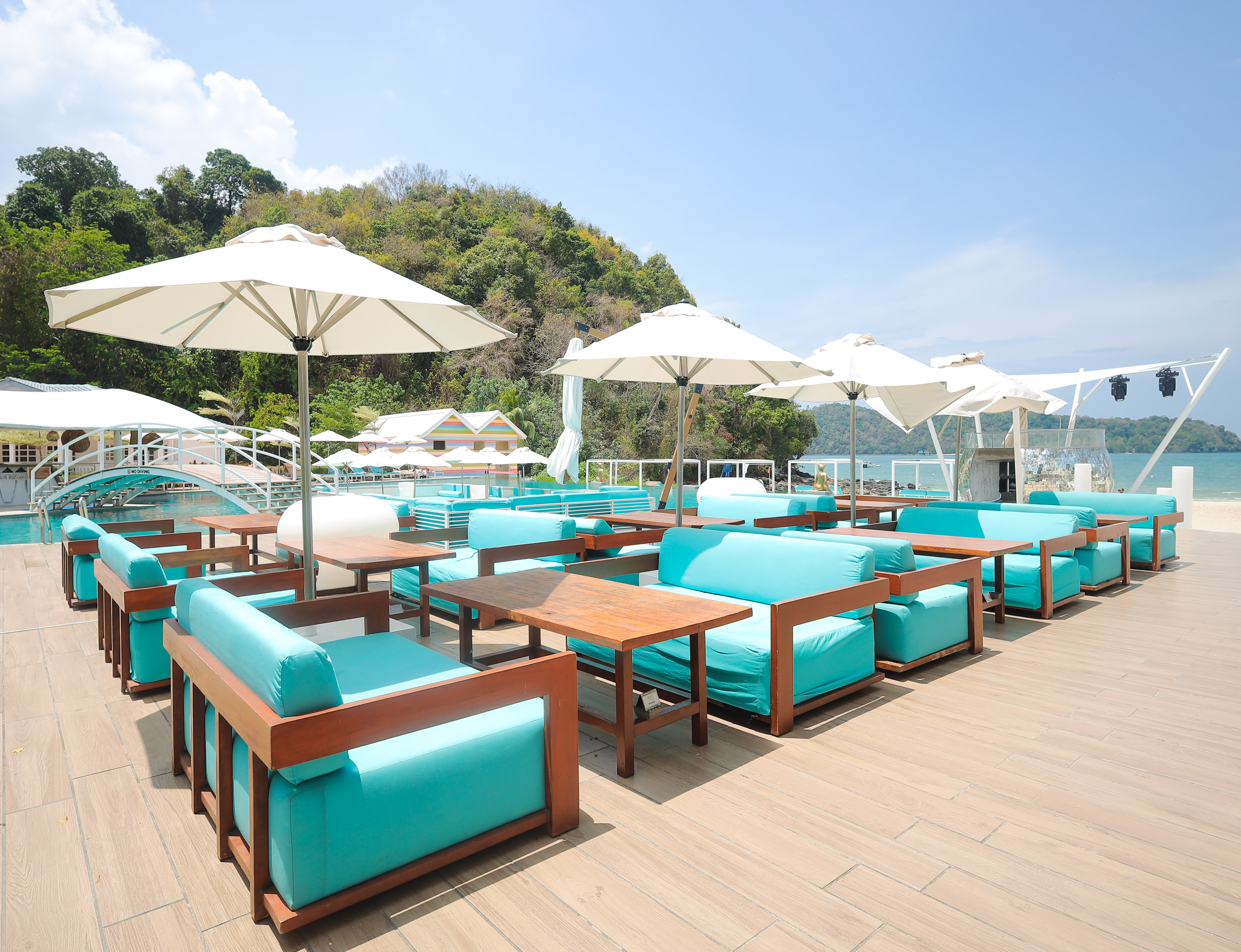 Beachfront Daybeds