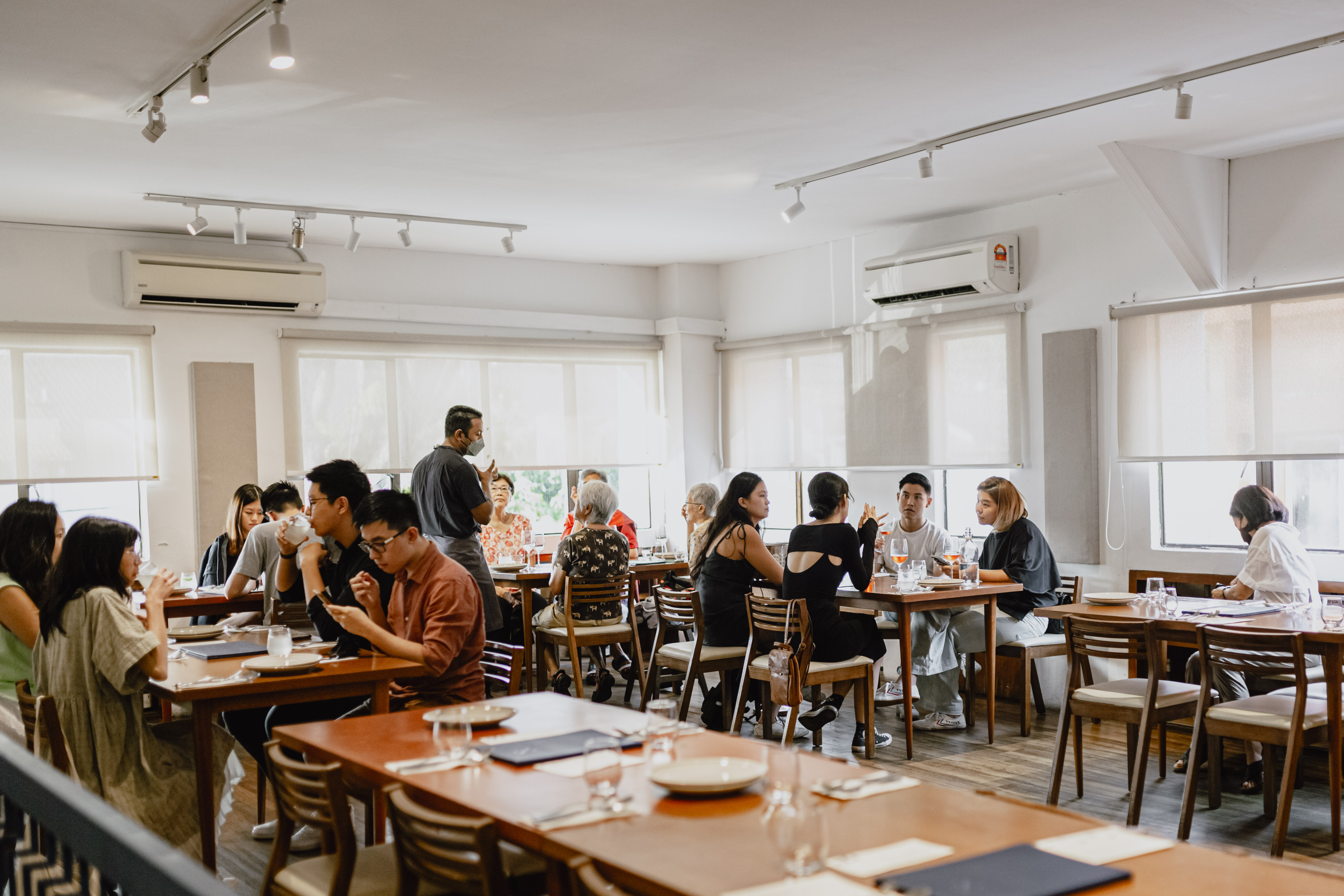 Lunch (Upper Floor)